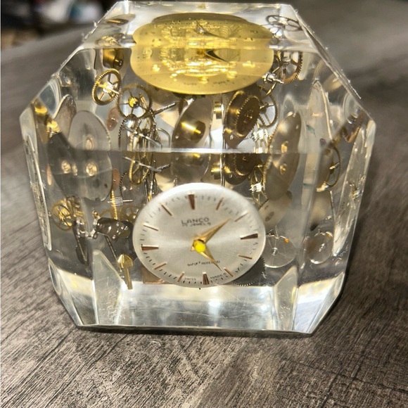 Vintage Frozen Time Faceted Lucite Exploded Watch/Clock Parts Paperweight 3”. - Picture 3 of 9